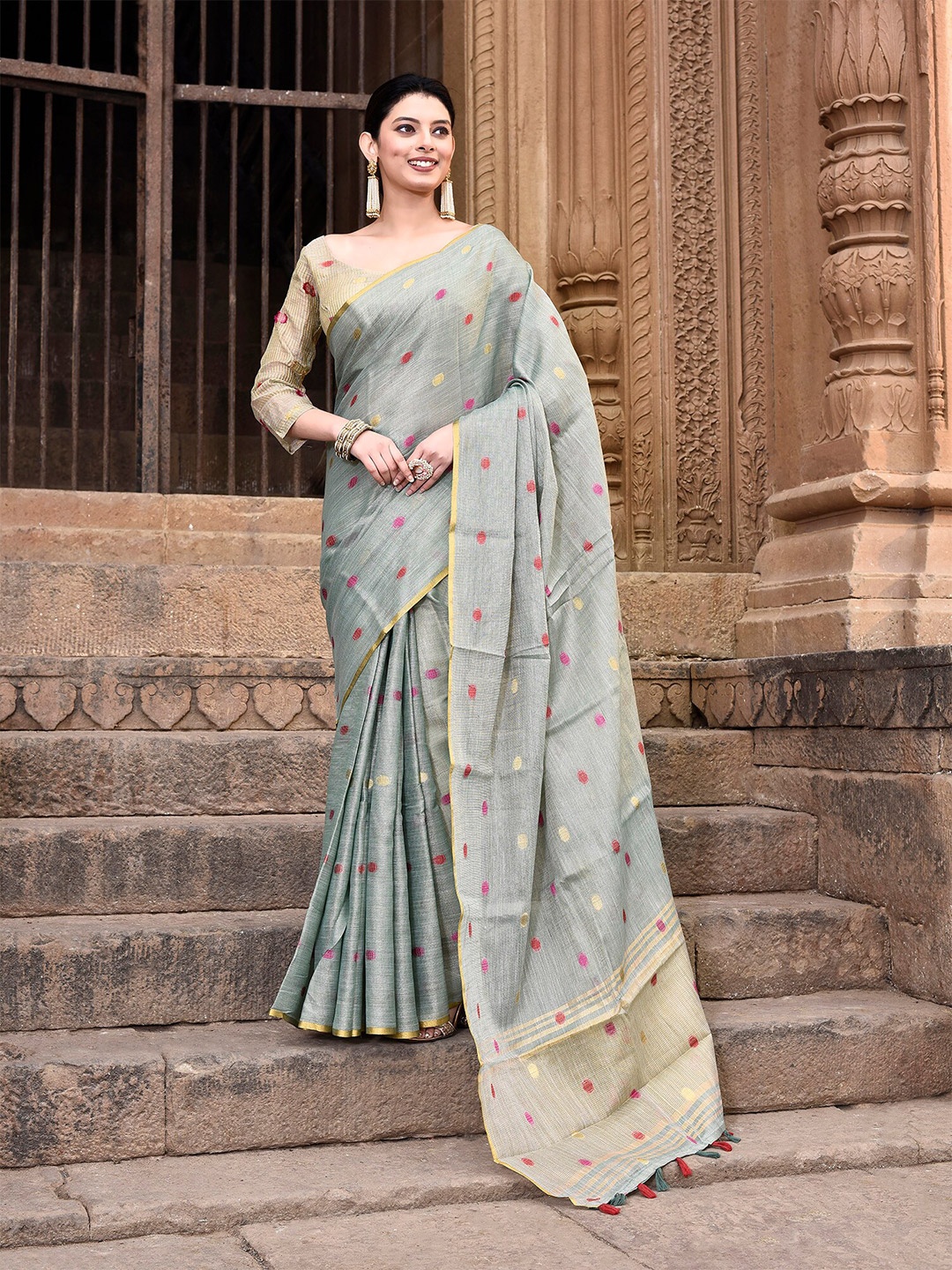 

elora Polka Dot Woven Design Zari Saree, Green
