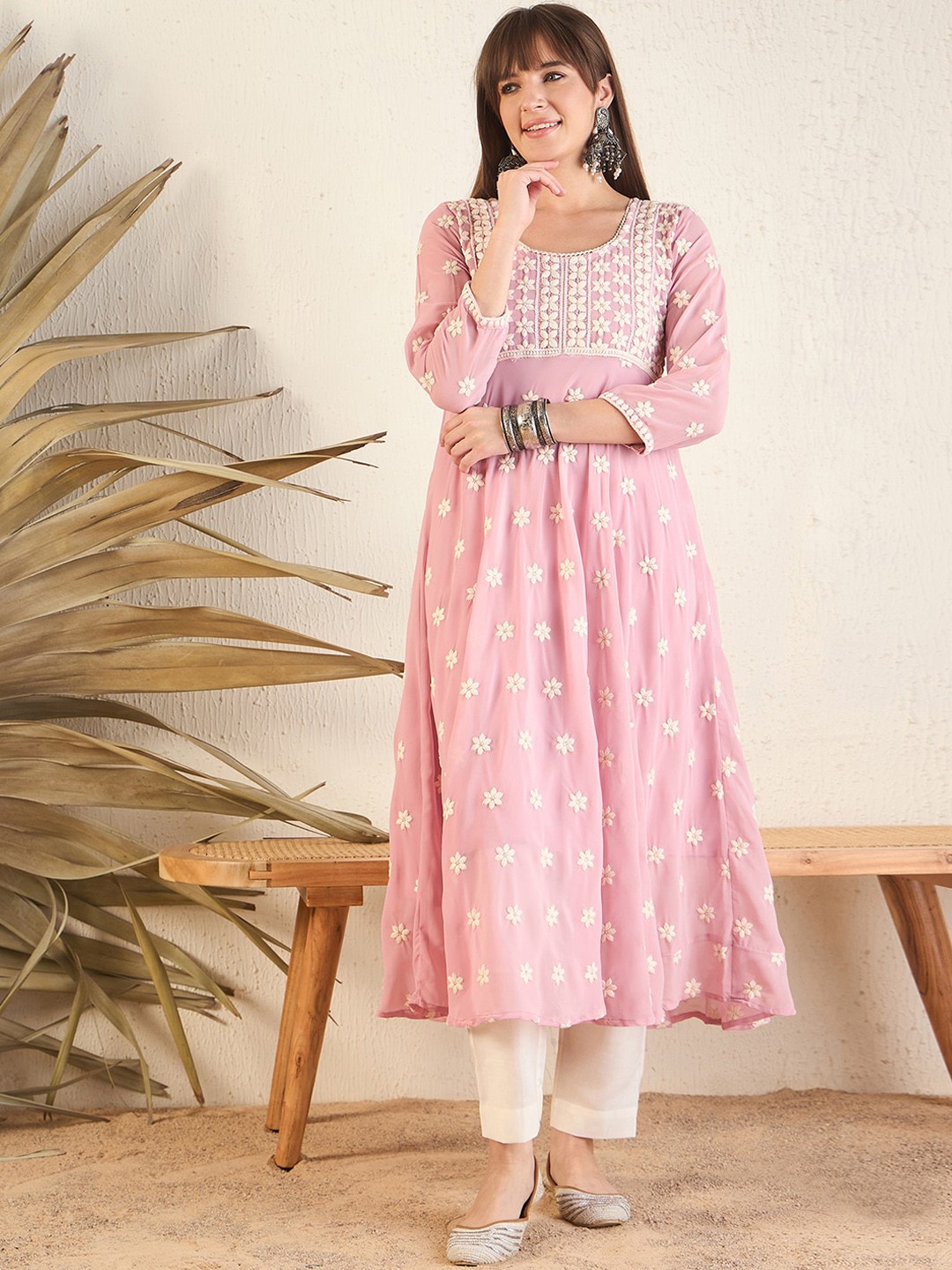 

Inddus Women Geometric Flared Sleeves Georgette Anarkali Kurta, Pink