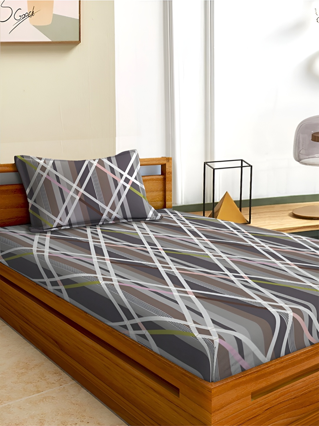 

Aura Grey & White Geometric 180 TC Single 120 GSM Bedsheet with Pillow Cover
