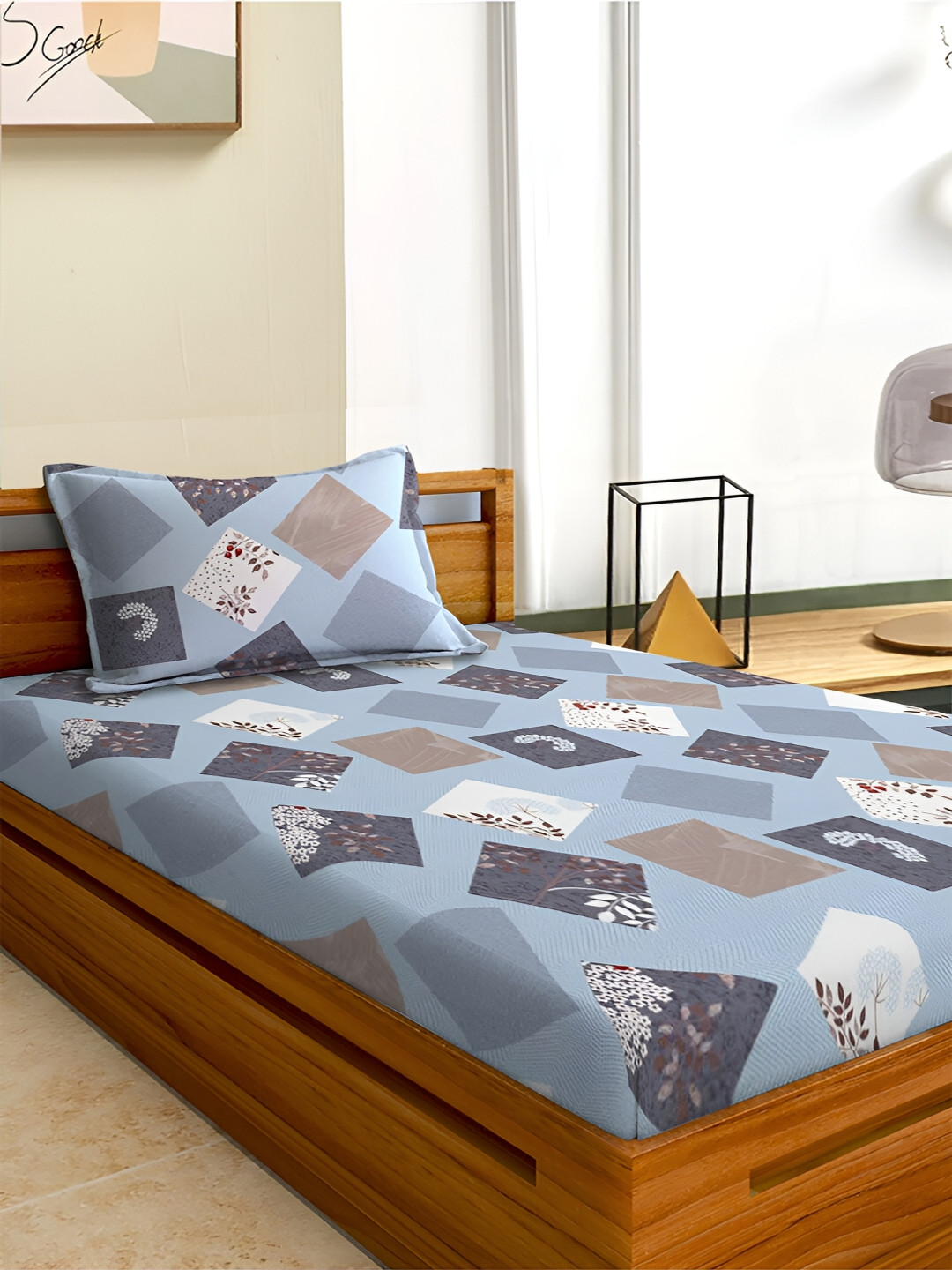 

Aura Blue & White Floral 180 TC Single 120 GSM Bedsheet with Pillow Cover