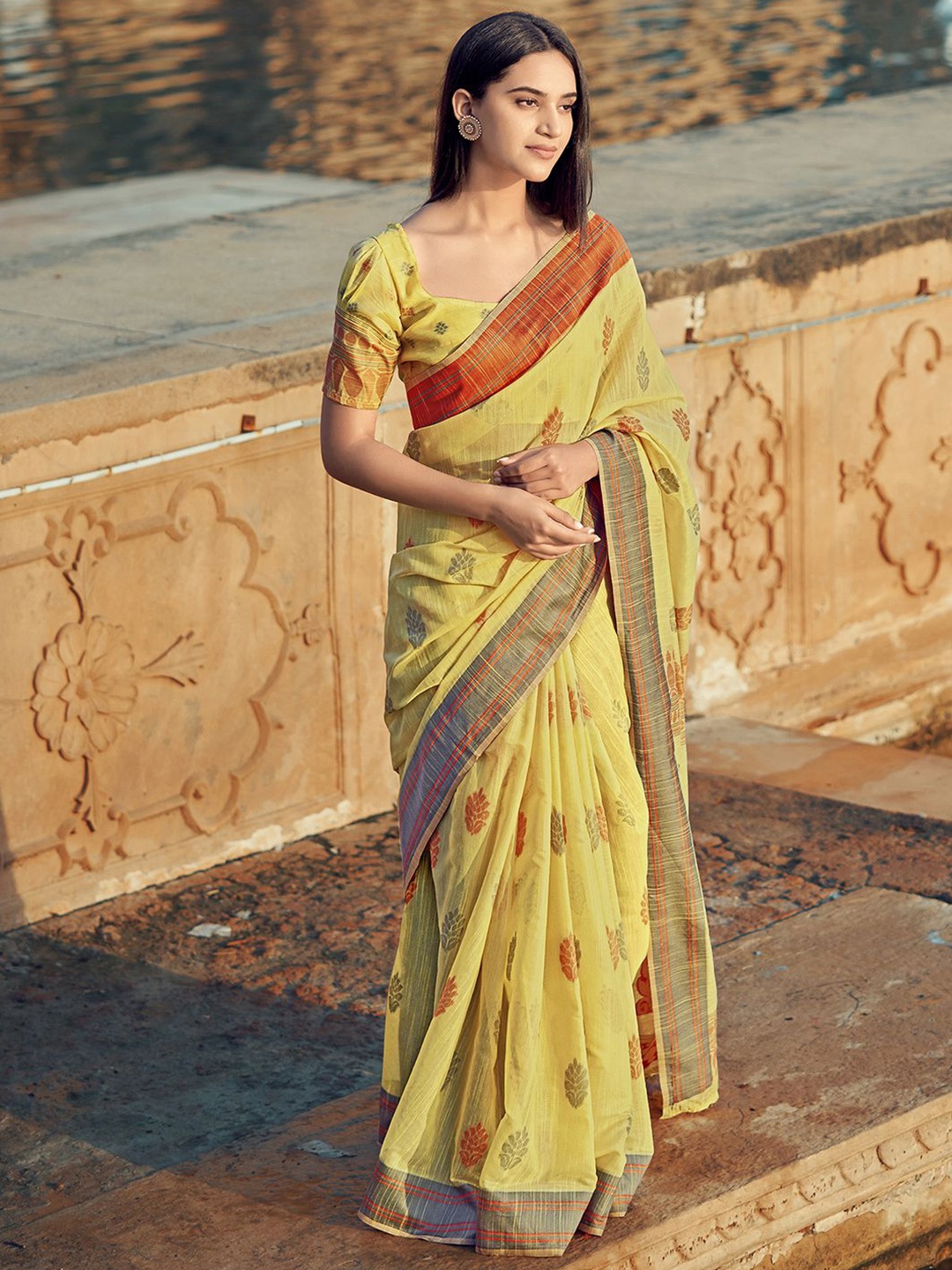 

Mitera Ethnic Motifs Woven Design Silk Cotton Banarasi Saree, Yellow