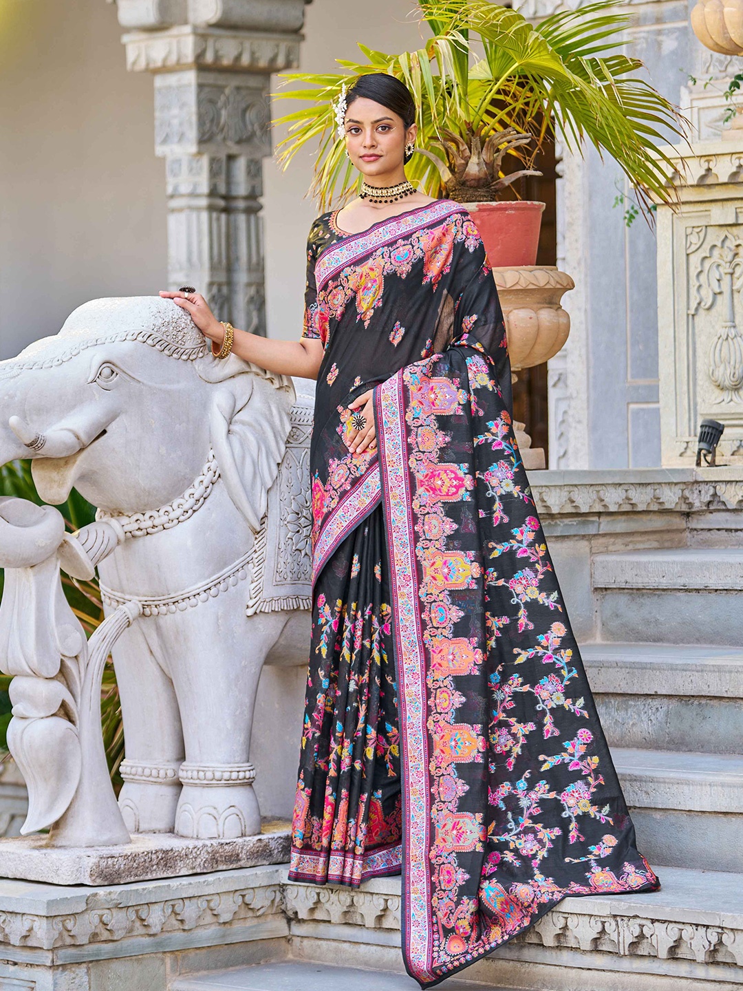 

SWORNOF Floral Woven Design Saree, Black