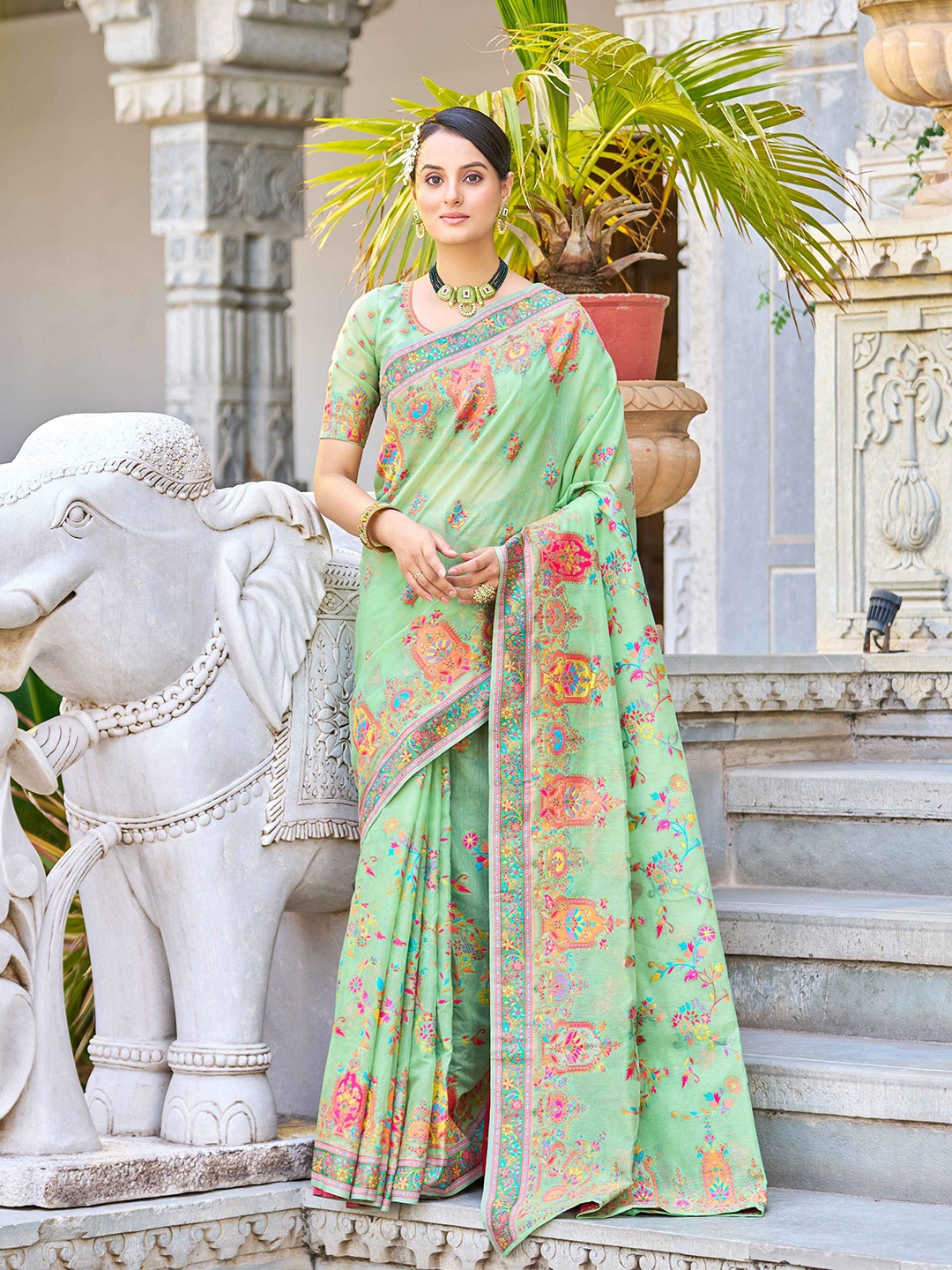 

SWORNOF Floral Woven Design Saree, Lime green