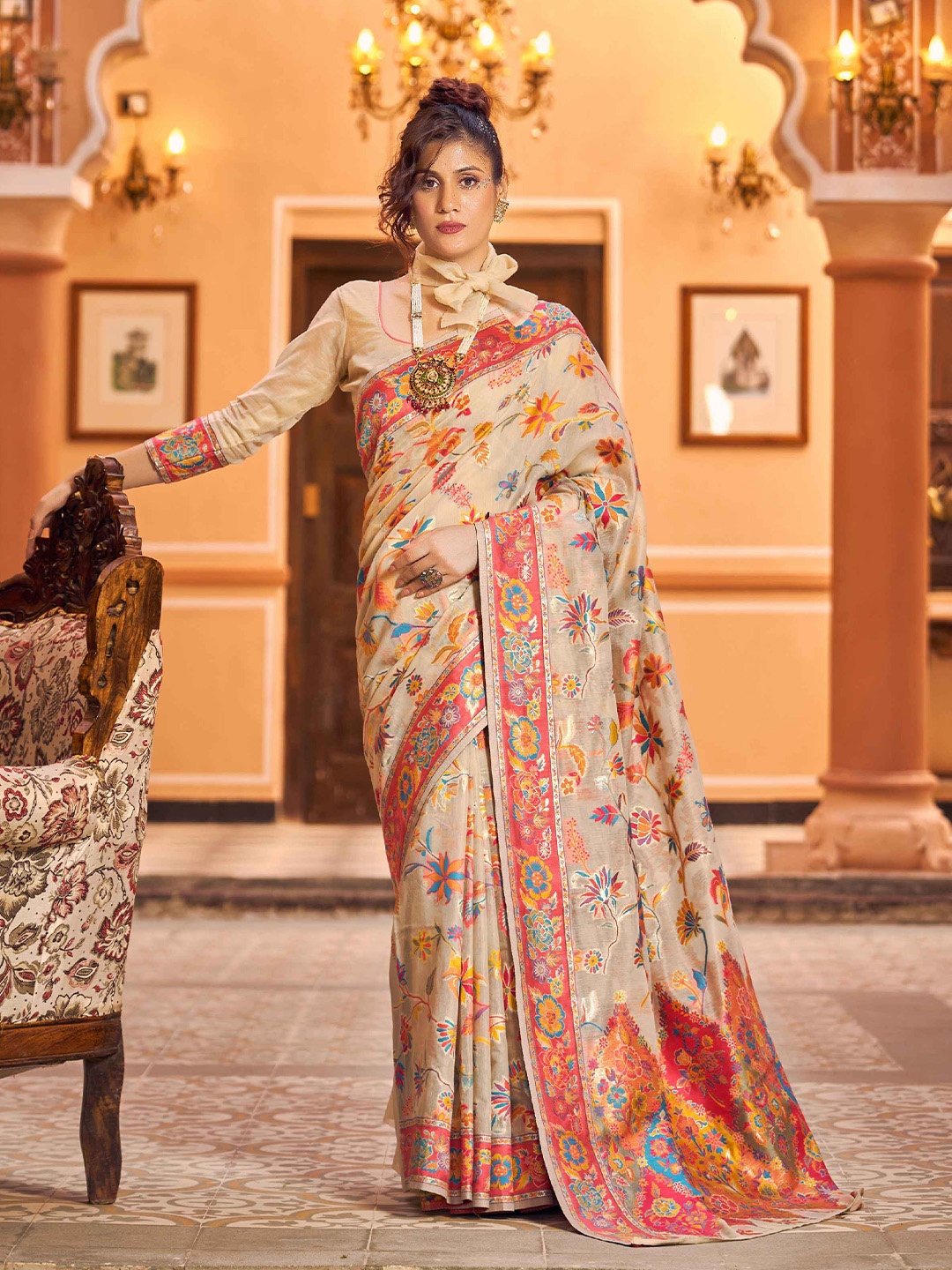 

SWORNOF Floral Woven Design Zari Saree, Beige