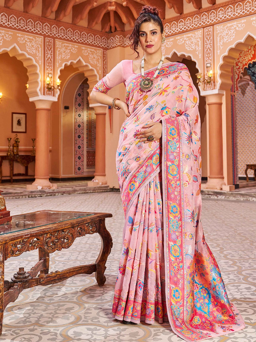 

SWORNOF Floral Woven Design Zari Saree, Pink