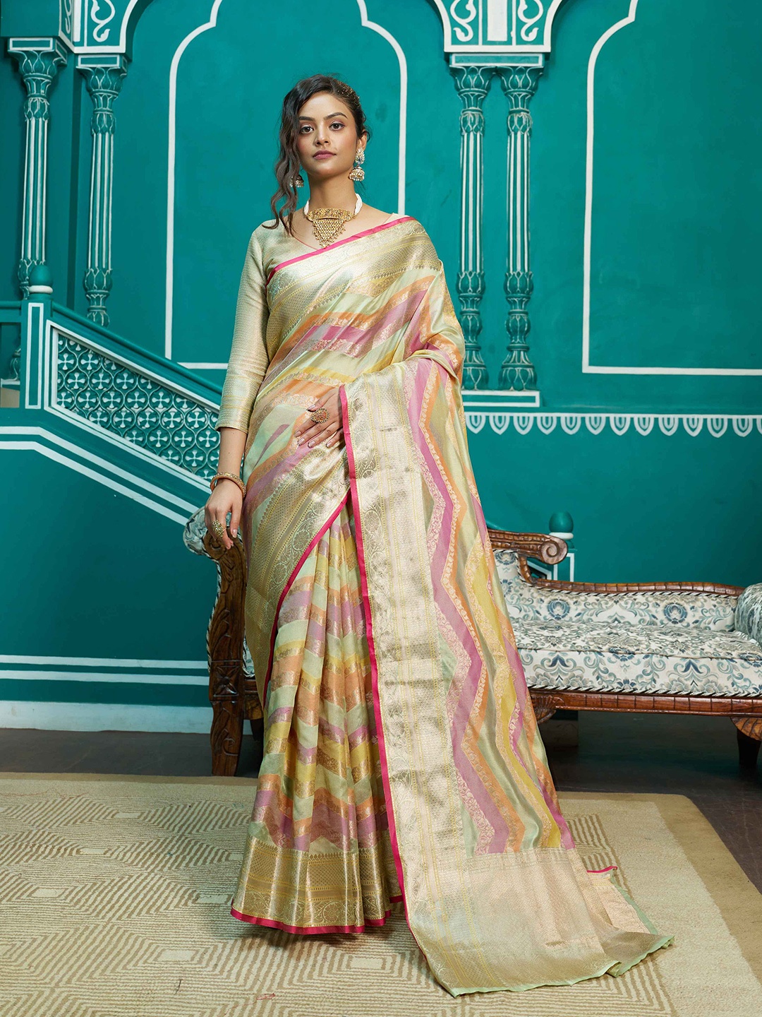 

SWORNOF Geometric Woven Design Zari Organza Saree, Lime green