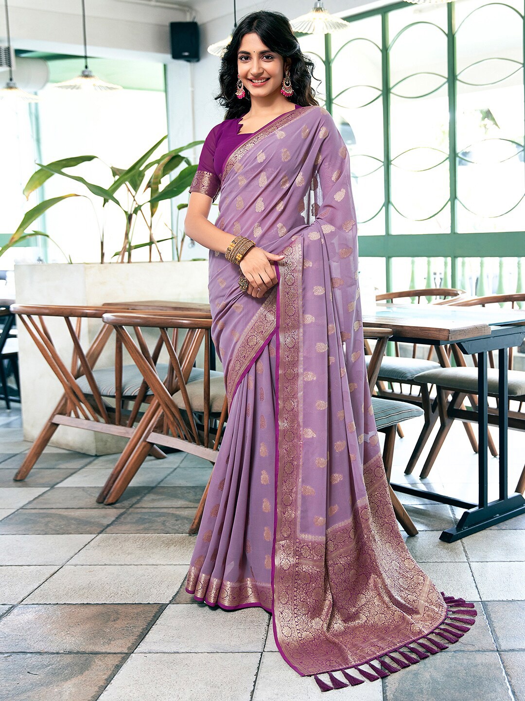 

Satrani Ethnic Motifs Woven Design Zari Banarasi Saree, Lavender