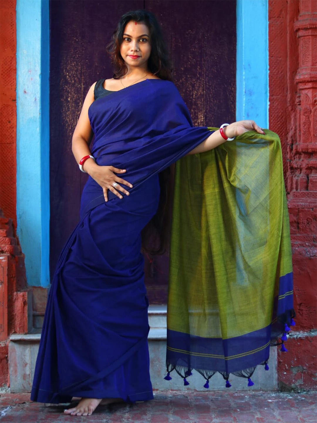 

ODETTE Cotton Blend Festive Saree, Blue