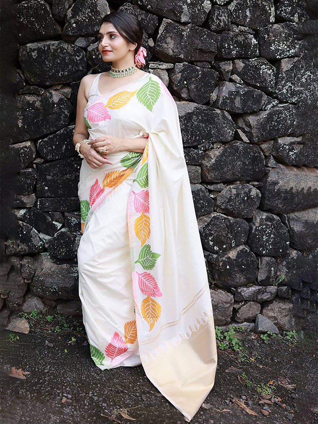 

KALINI Ethnic Motifs Woven Designed Zari Banarasi Silk Saree, White