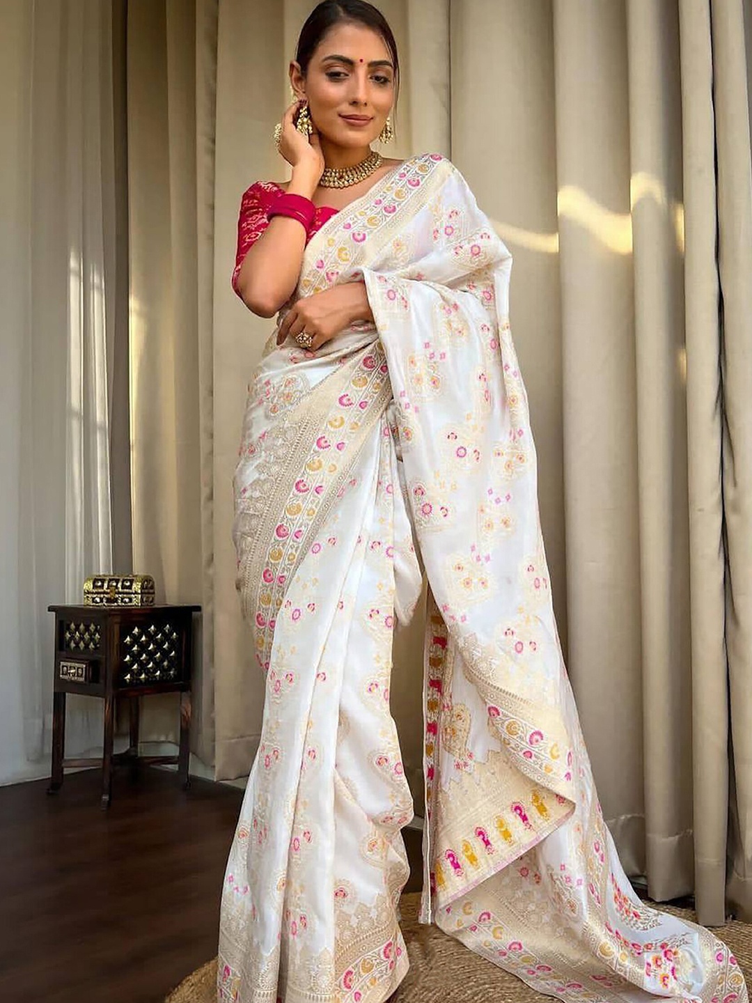 

KALINI Ethnic Motifs Woven Design Zari Banarasi Saree, White