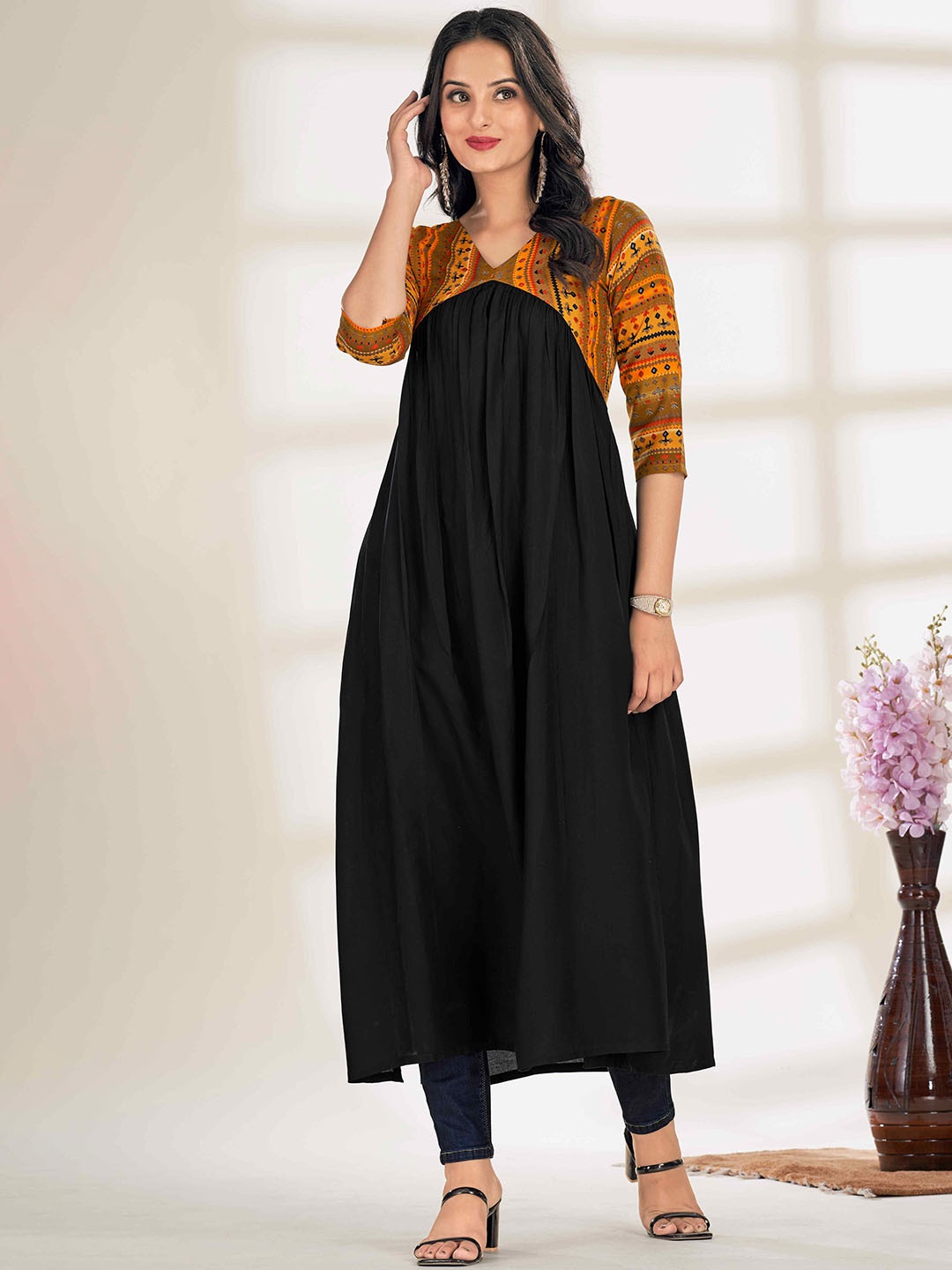 

TextileNow Women Paisley Thread Work Anarkali Kurta, Black