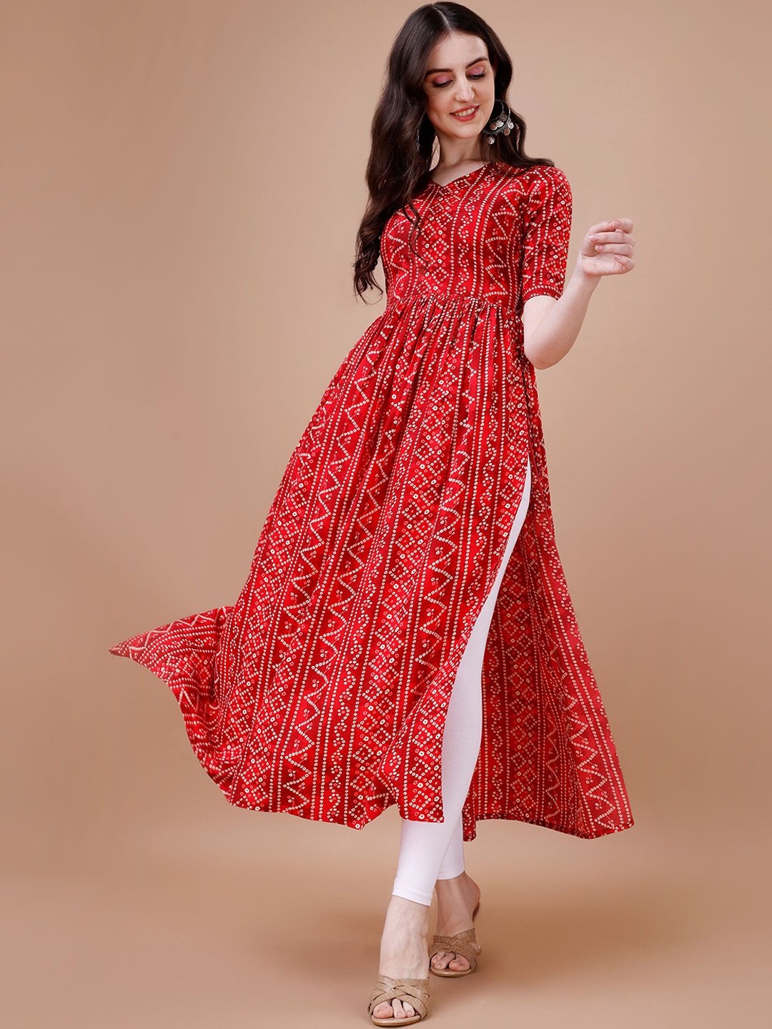 

TextileNow Bandhani Naira Kurta With Latkan, Maroon