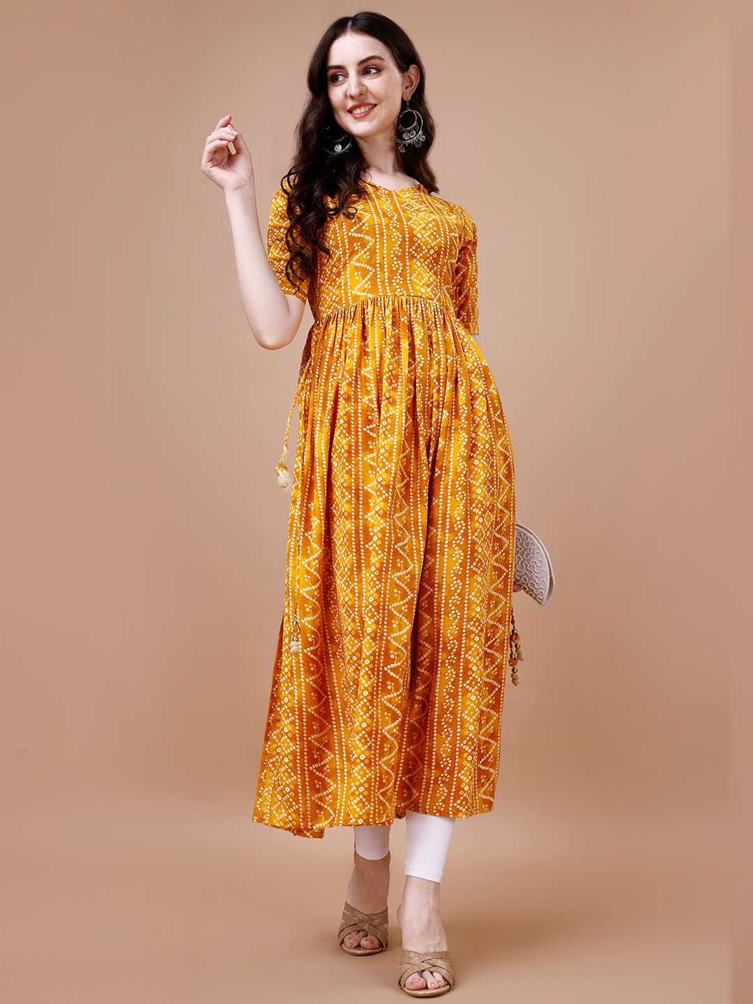 

TextileNow Bandhani Naira Kurta With Latkan, Yellow