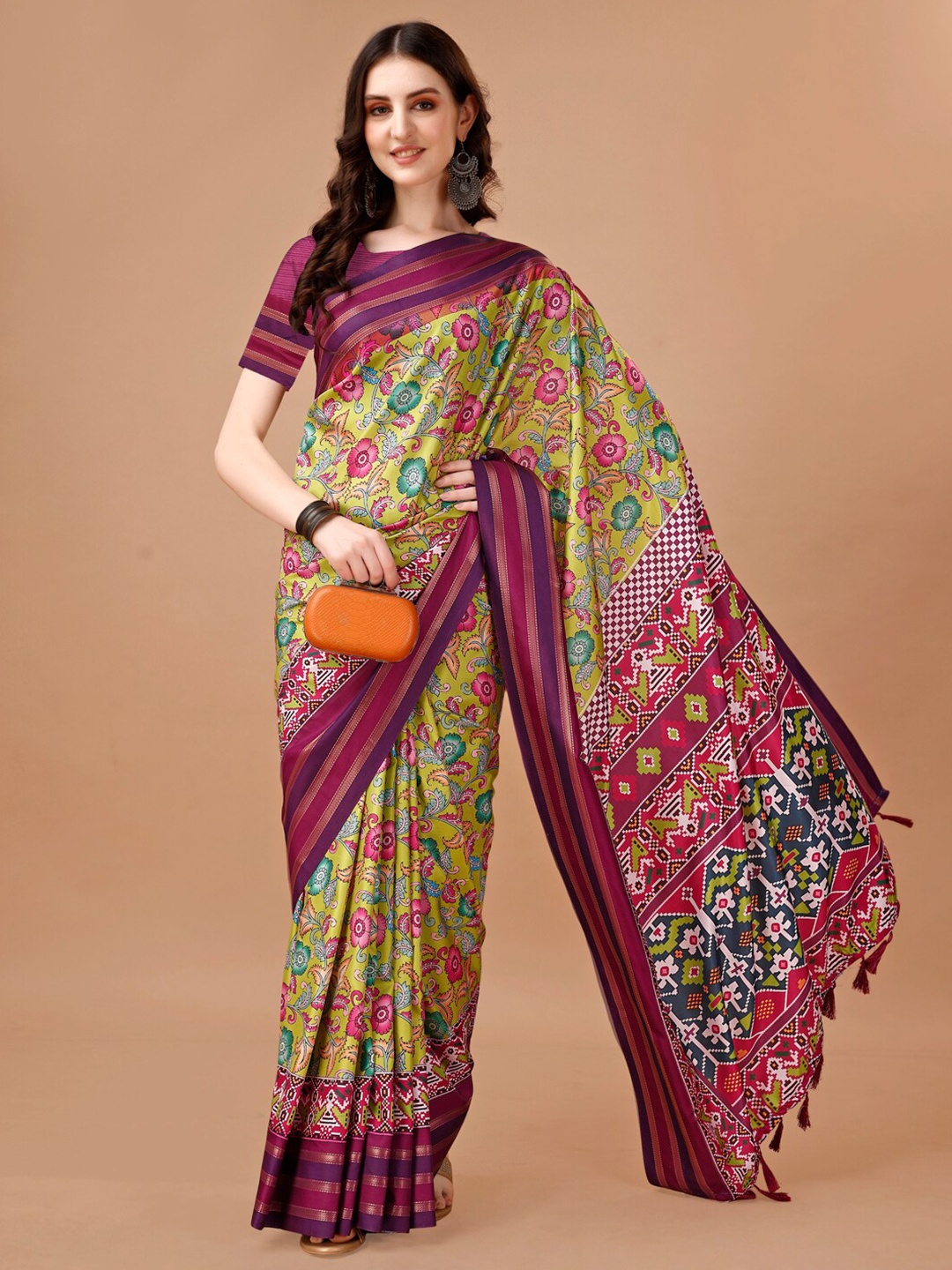 

JUST FASHION Floral Printed Saree, Green