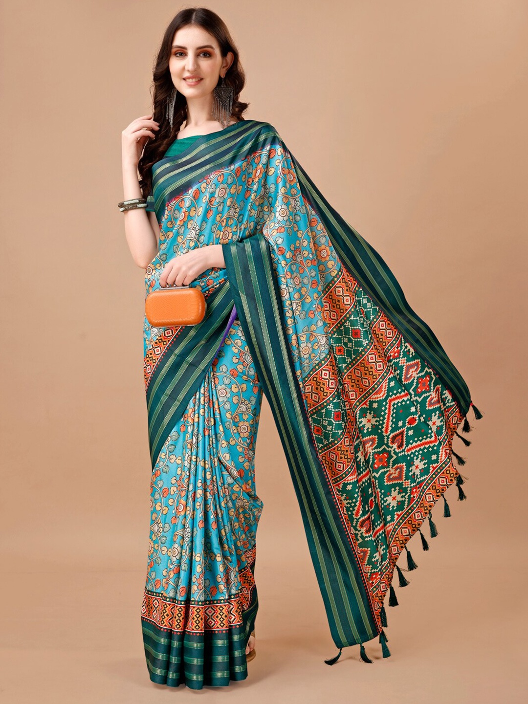 

JUST FASHION Floral Printed Zari Banarasi Saree, Turquoise blue