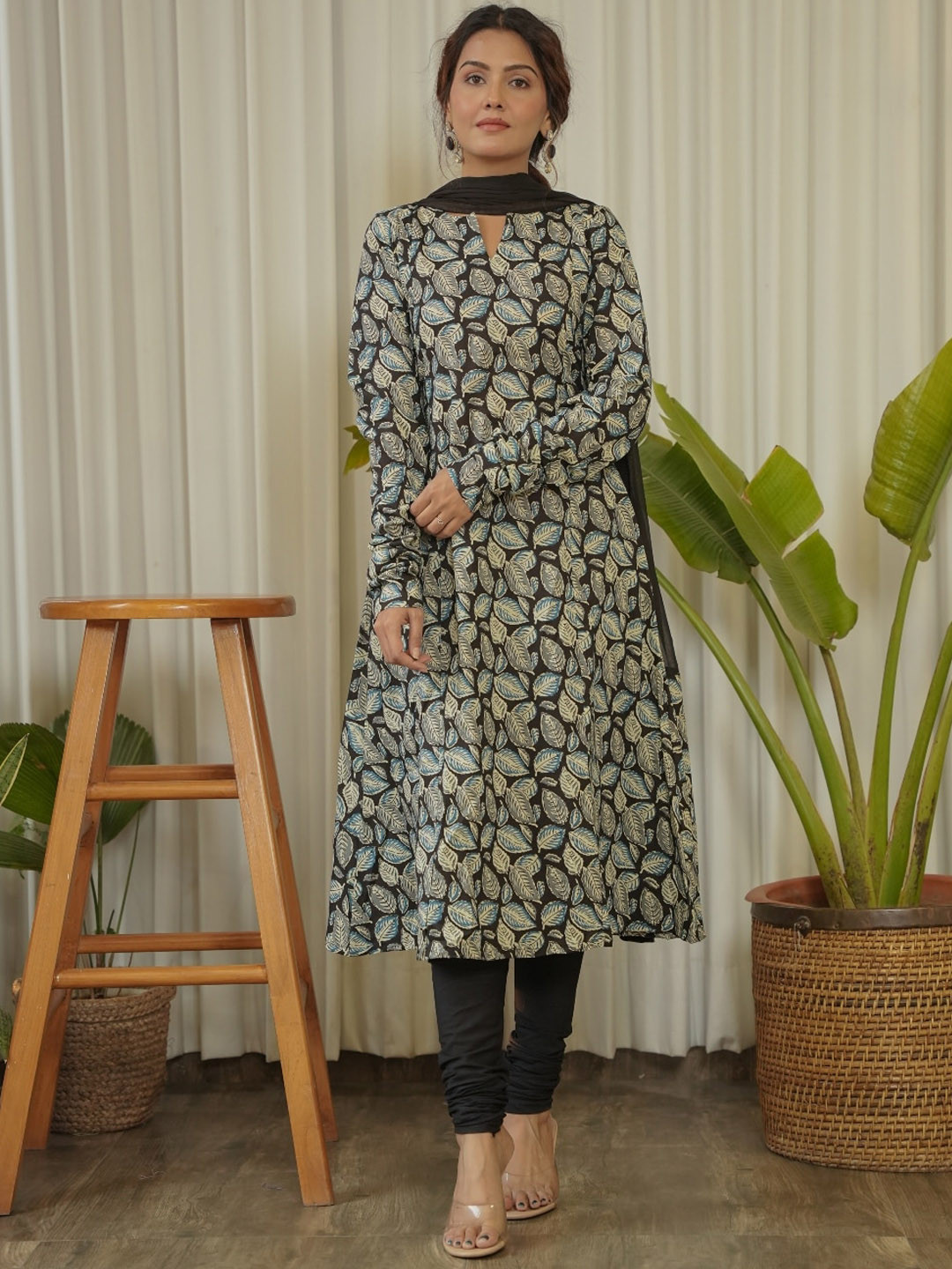 

OneWe Floral Printed Pure Cotton Kurta with Churidar & Dupatta, Black