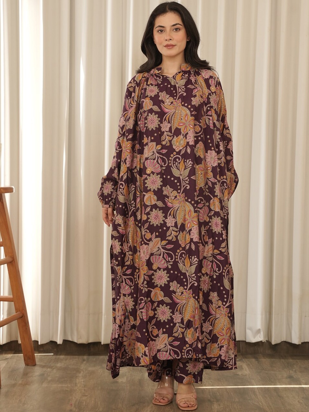 

OneWe Floral Printed Regular Kurta With Trousers, Brown