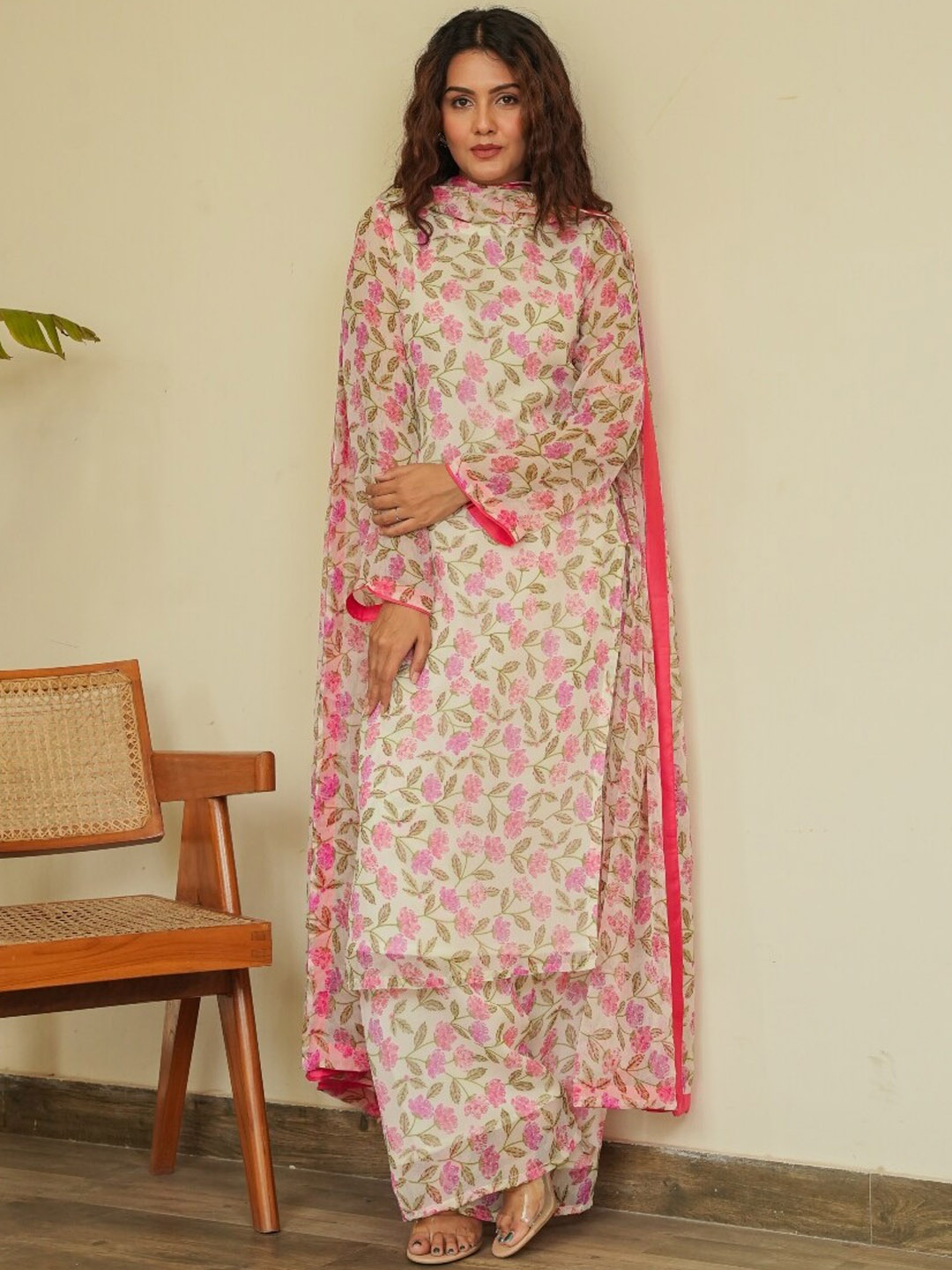 

OneWe Floral Printed Regular Silk Chiffon Kurta with Palazzos & Dupatta, Off white