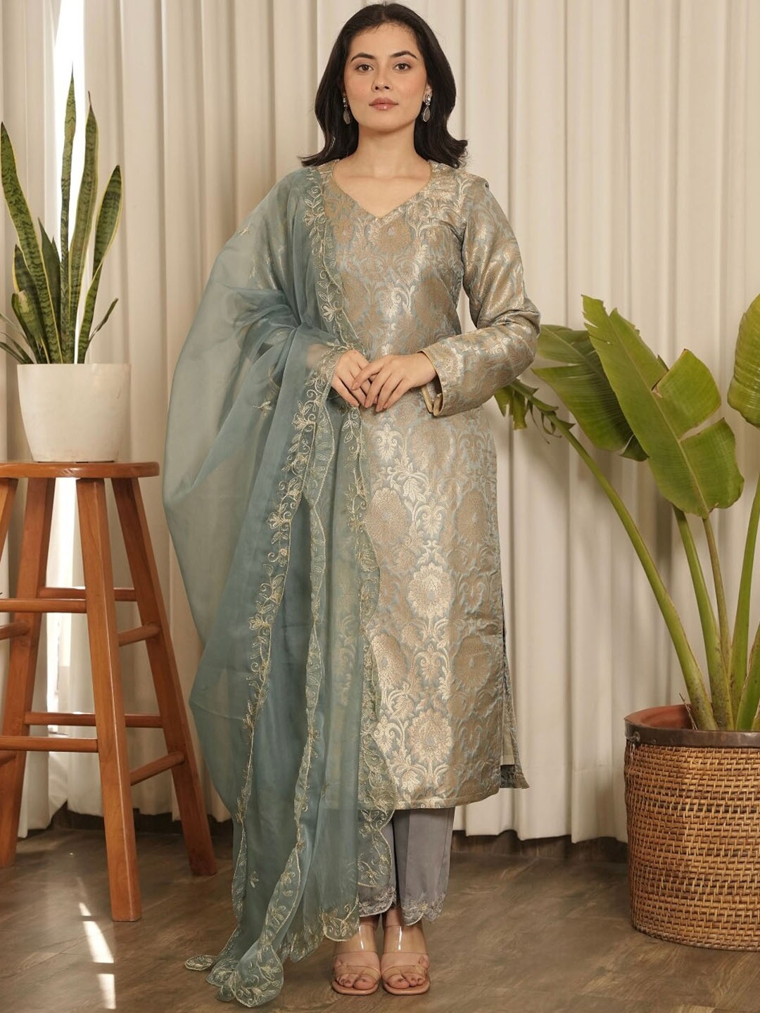 

OneWe Floral Woven Design V-Neck Kurta with Trousers & Dupatta, Grey