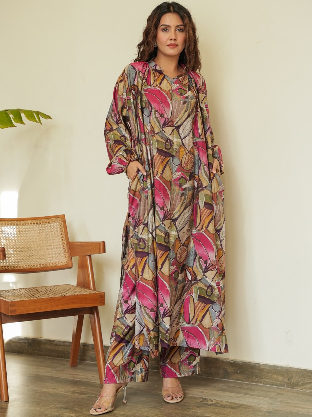 

OneWe Floral Printed Regular Anarkali Kurta with Trousers, Green