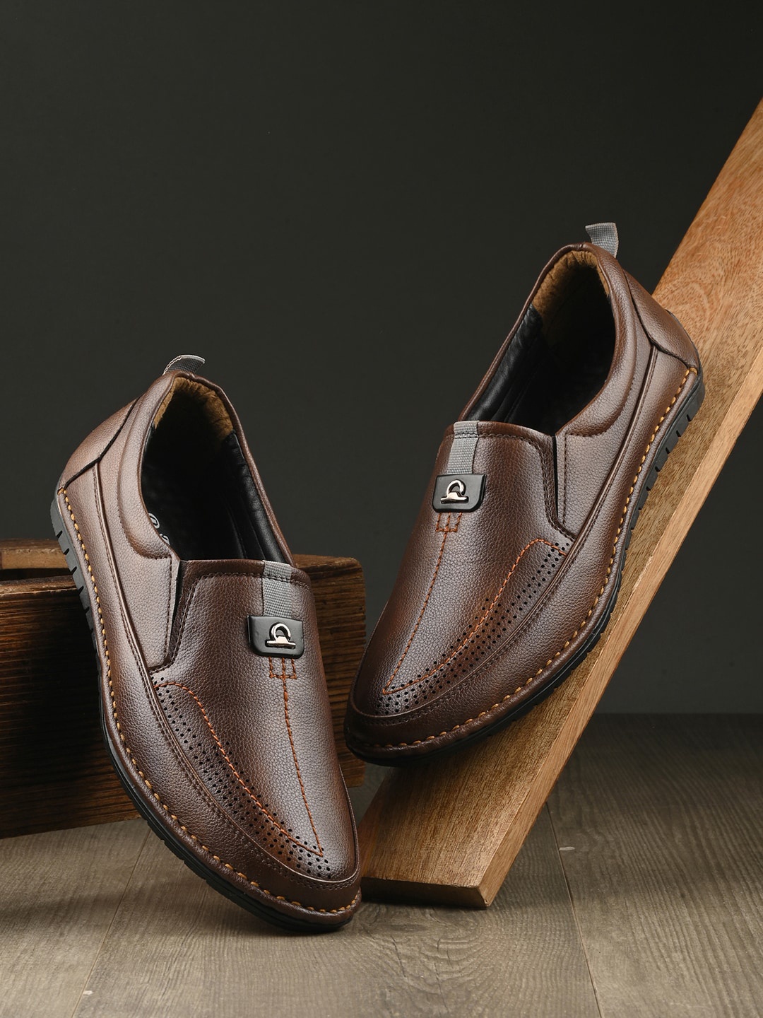 

HERE&NOW Men Formal Slip-On Shoes, Brown