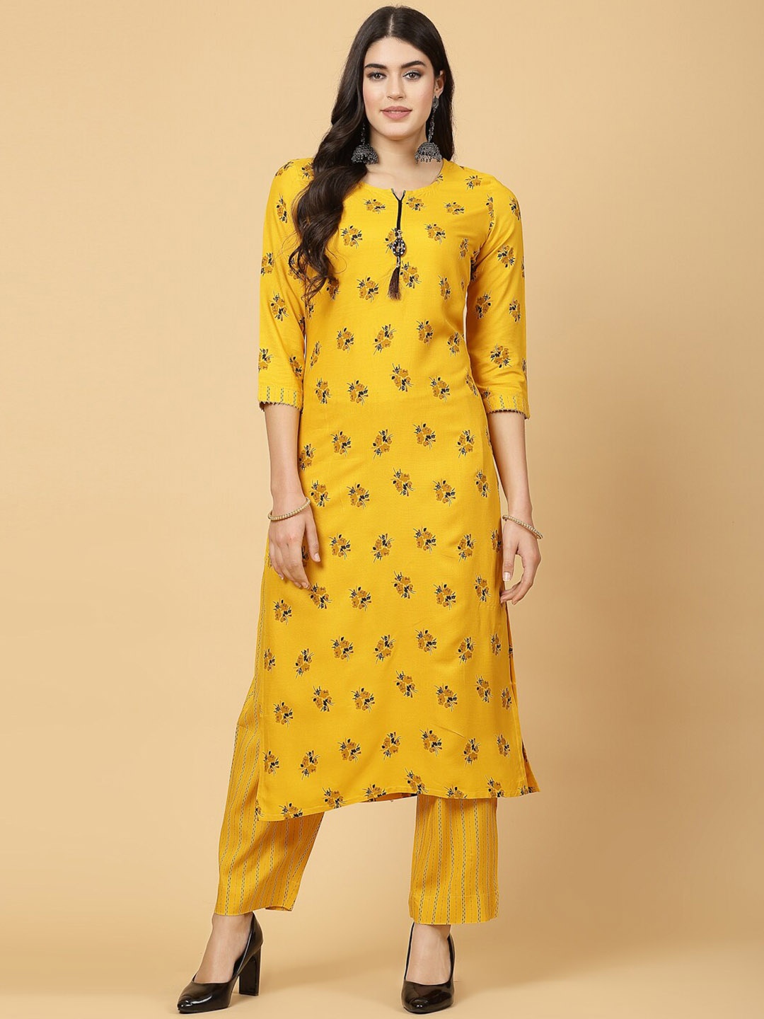 

Pistaa Floral Printed Regular Gotta Patti Kurta With Palazzo, Yellow