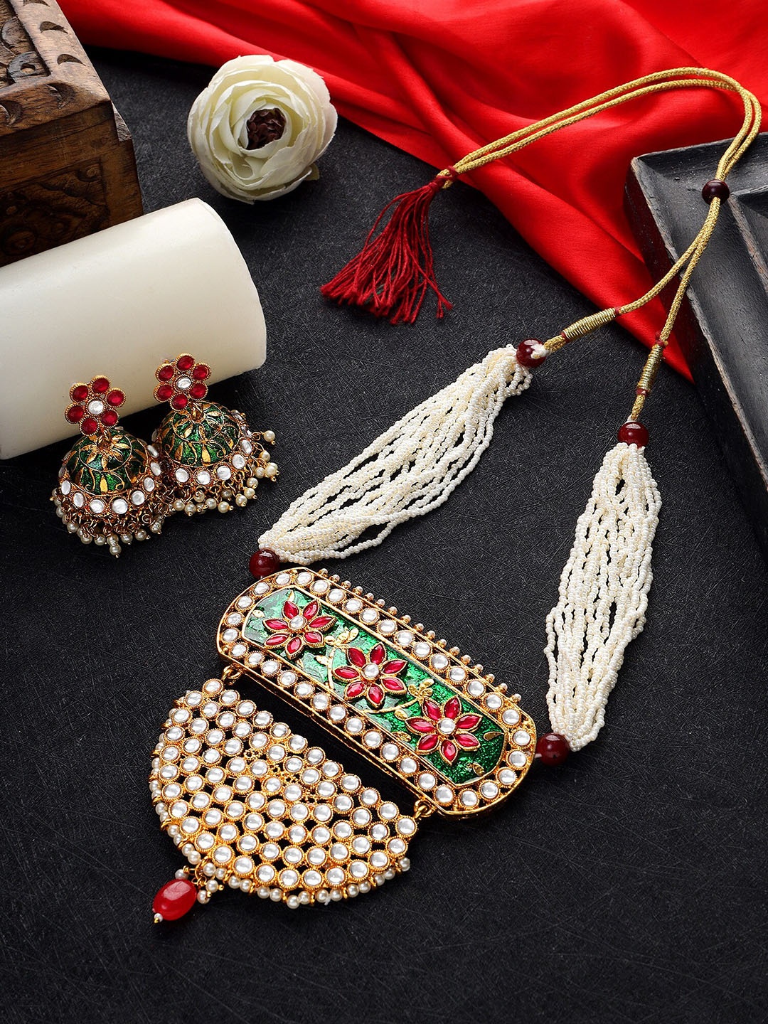 

AARSHVI Gold-Plated Kundan-Studded & Pearl Beaded Jewellery Set