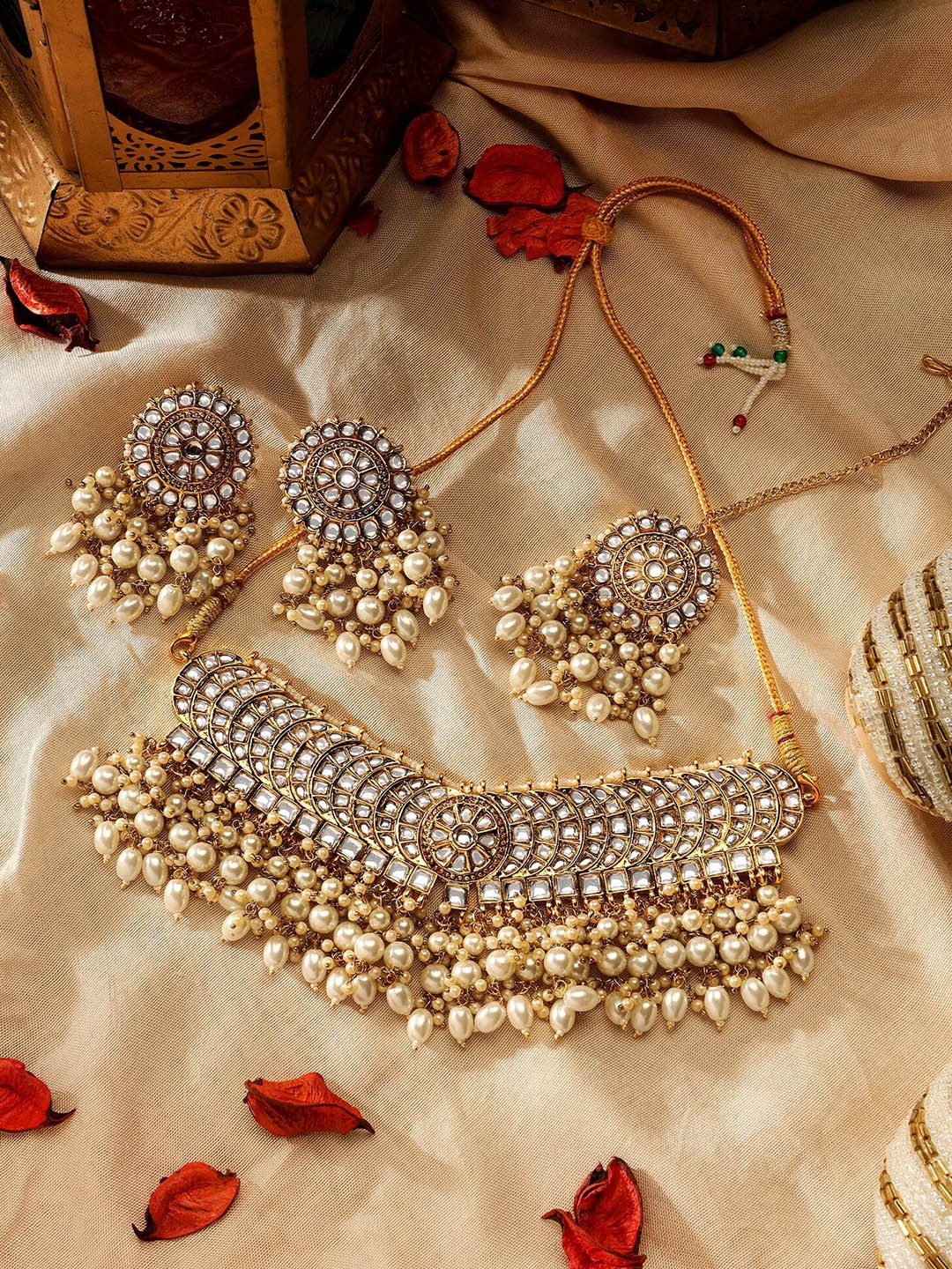 

AARSHVI Gold-Plated Kundan-Studded & Beaded Jewellery Set