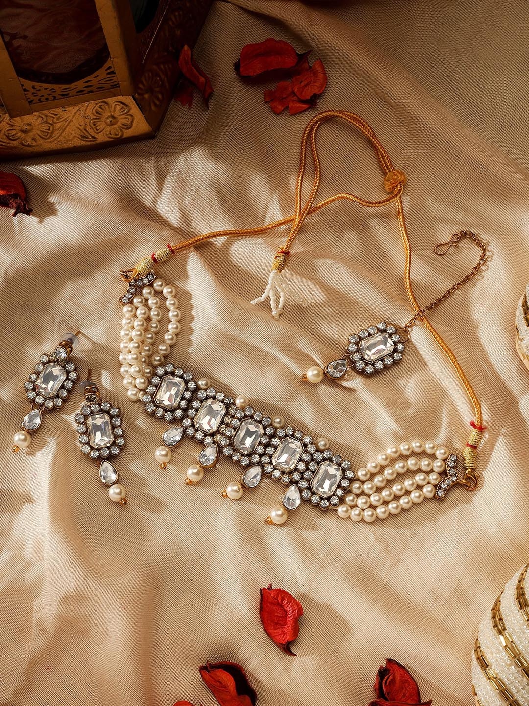 

AARSHVI Gold-Plated Cubic Zirconia-Studded & Beaded Jewellery Set