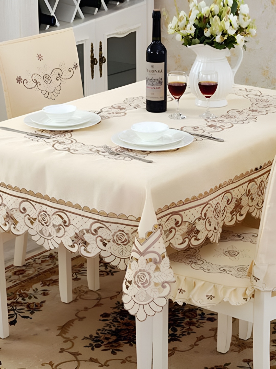 

MONKDECOR Cream Floral 8-Seater Table Cover, White