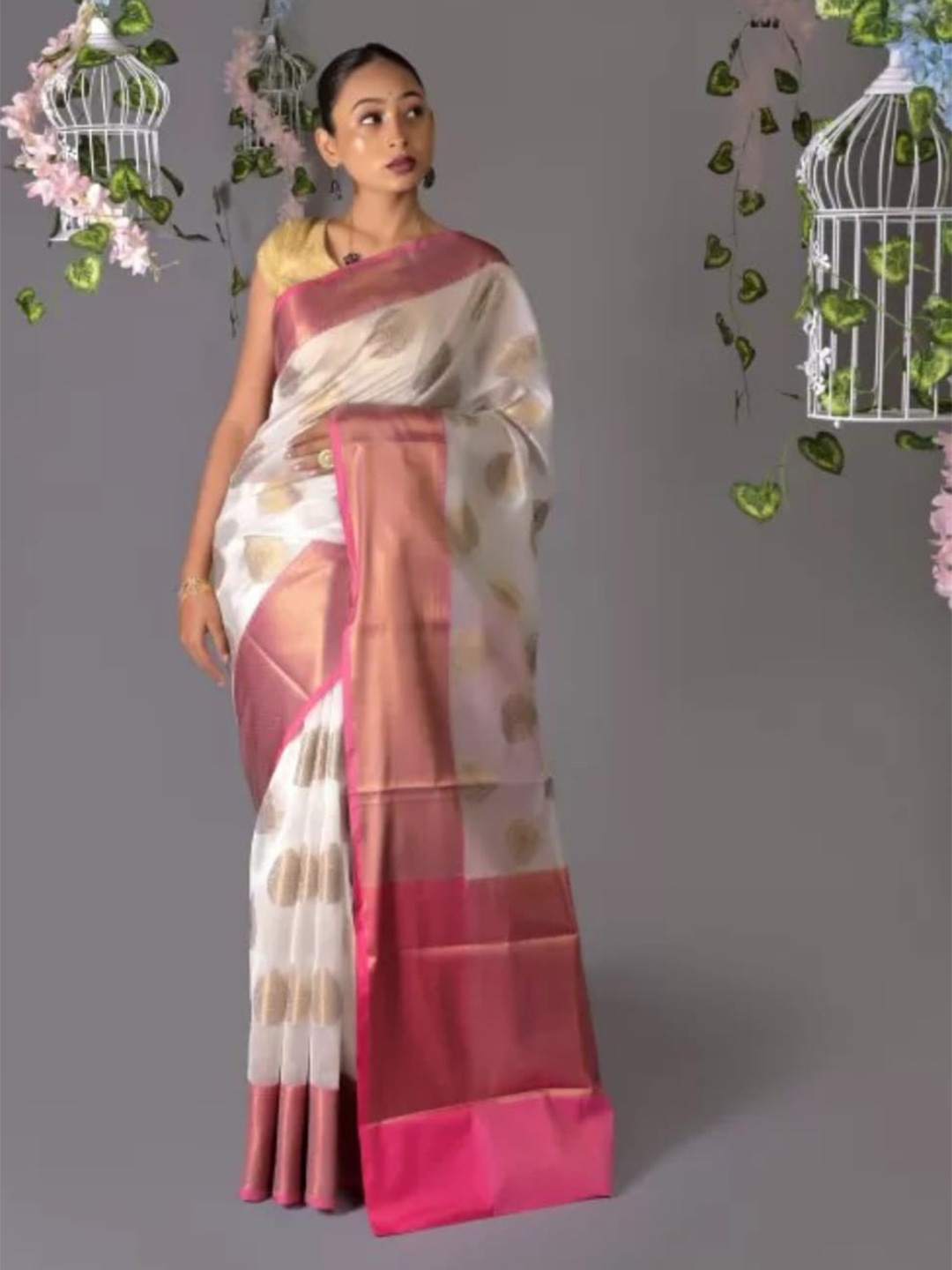 

Muskan Fashion Woven Design Zari Banarasi Saree, White
