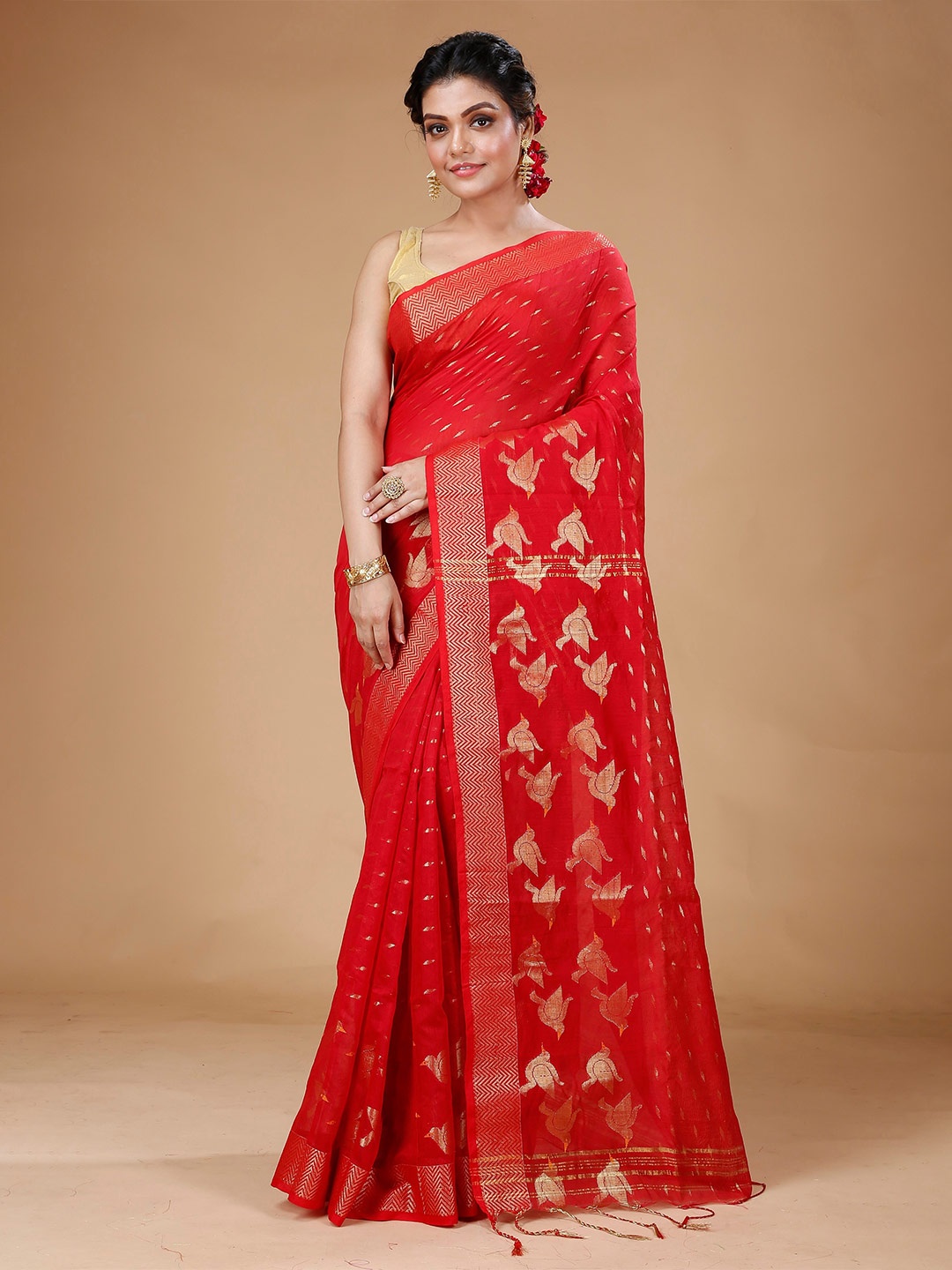 

SLAGHA Ethnic Motifs Woven Design Zari Silk Cotton Taant Saree, Red