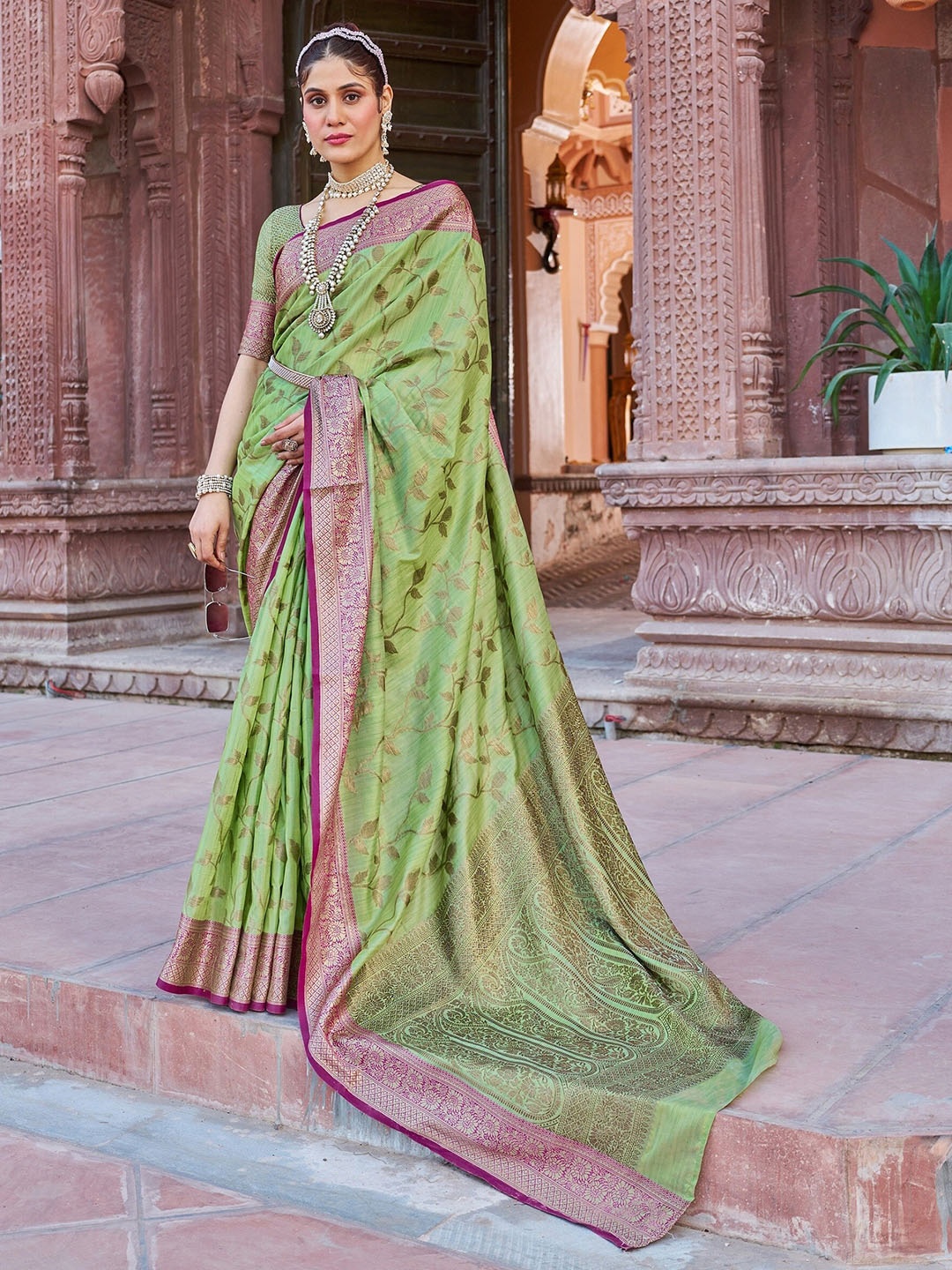 

koram design Ethnic Motifs Woven Design Zari Banarasi Saree, Green