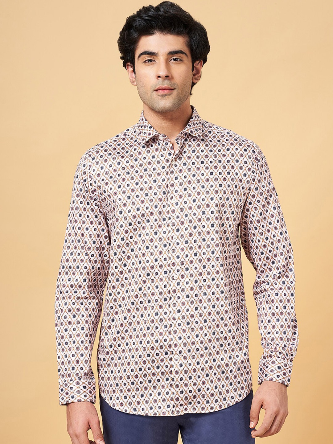 

Peregrine by Pantaloons Geometric Printed Slim Fit Cotton Casual Shirt, Beige