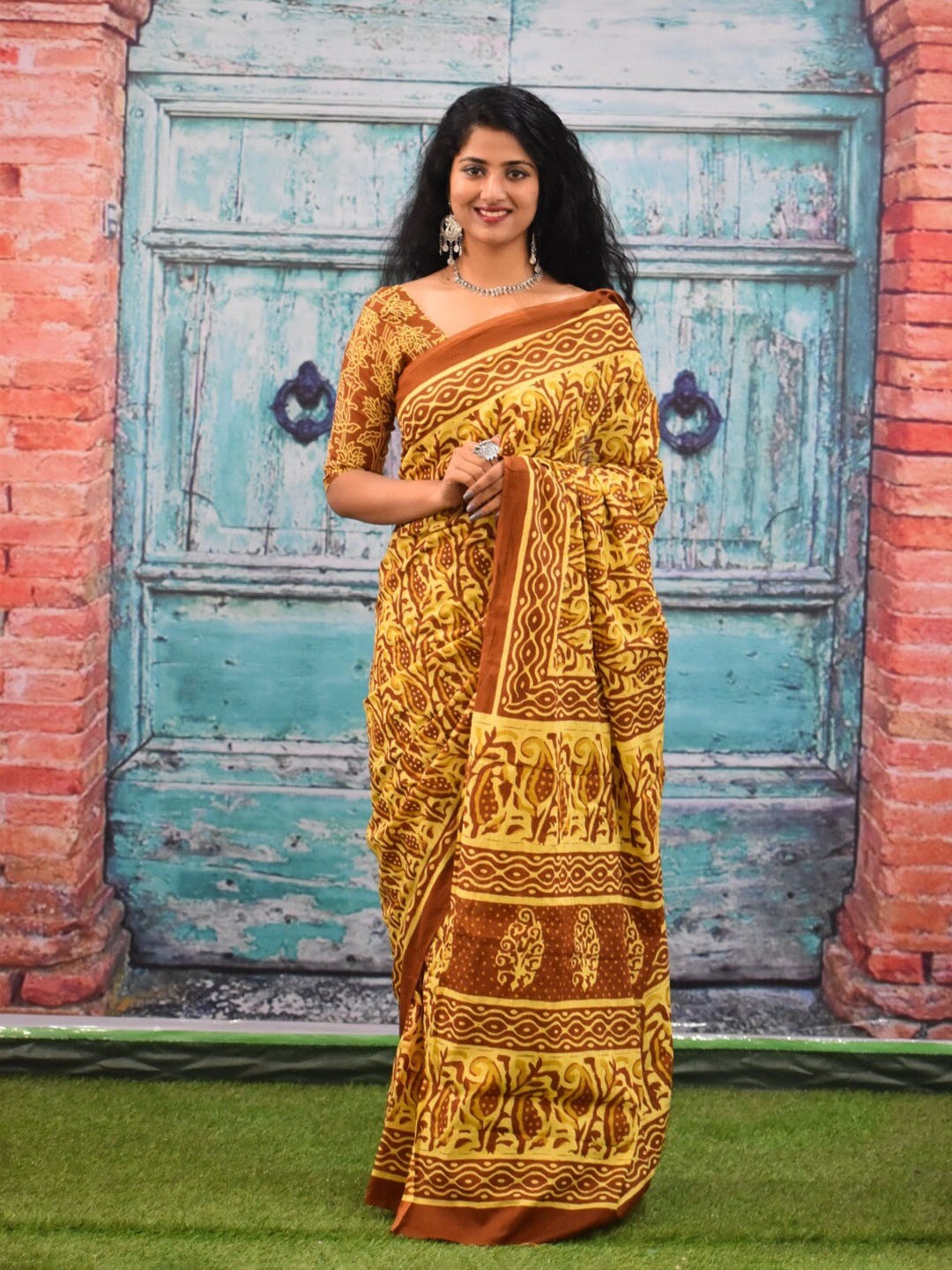 

JALTHER Ethnic Motifs Pure Cotton Block Print Saree, Yellow