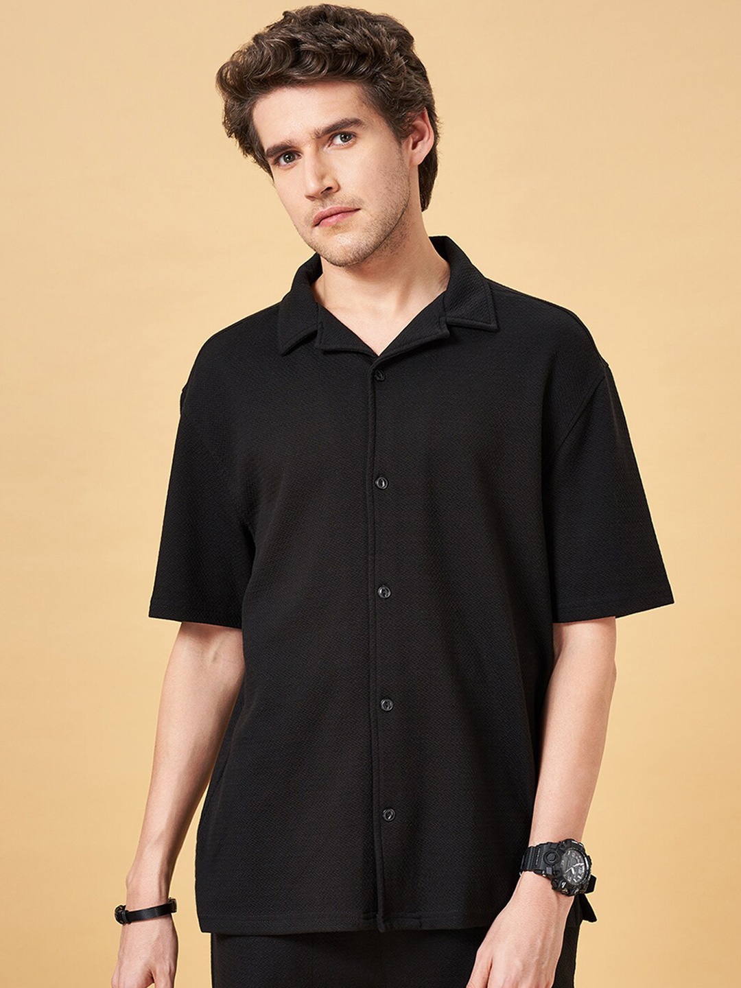 

Street 808 by Pantaloons Self Design Short Sleeves Casual Shirt, Black