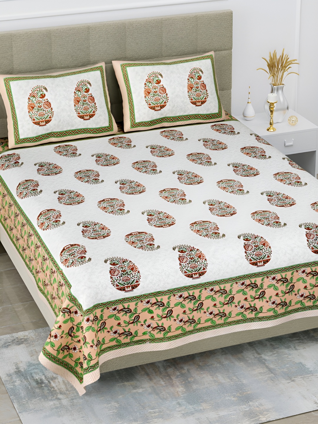 

POORAK Green & White Ethnic Motifs 144 TC Pure Cotton King Bedsheet With 2 Pillow Covers