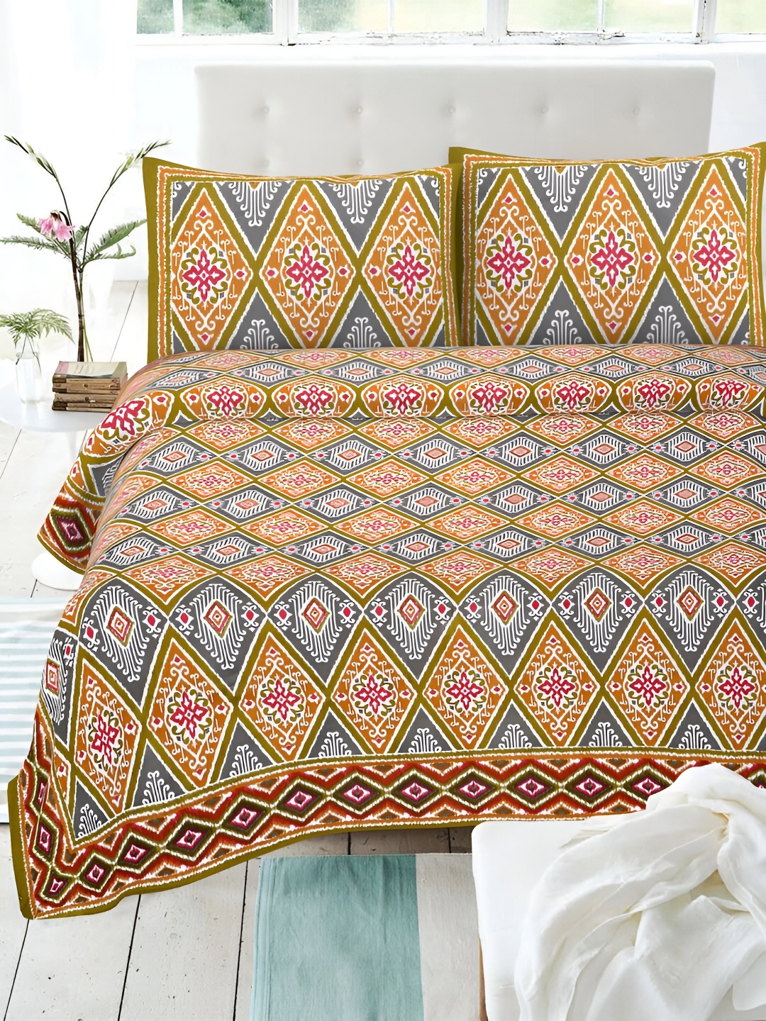 

POORAK Mustard & Red Geometric 144 TC Pure Cotton King Bedsheet With 2 Pillow Covers