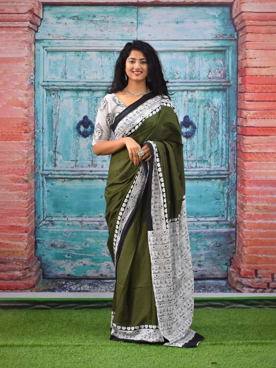 

JALTHER Pure Cotton Block Print Saree, Green