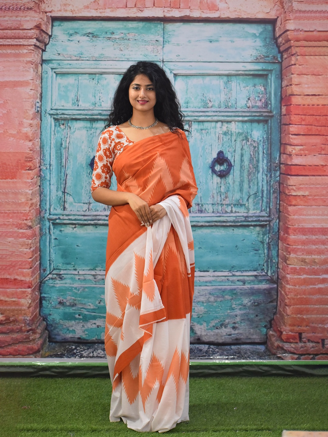 

JALTHER Geometric Printed Pure Cotton Block Print Saree, Orange