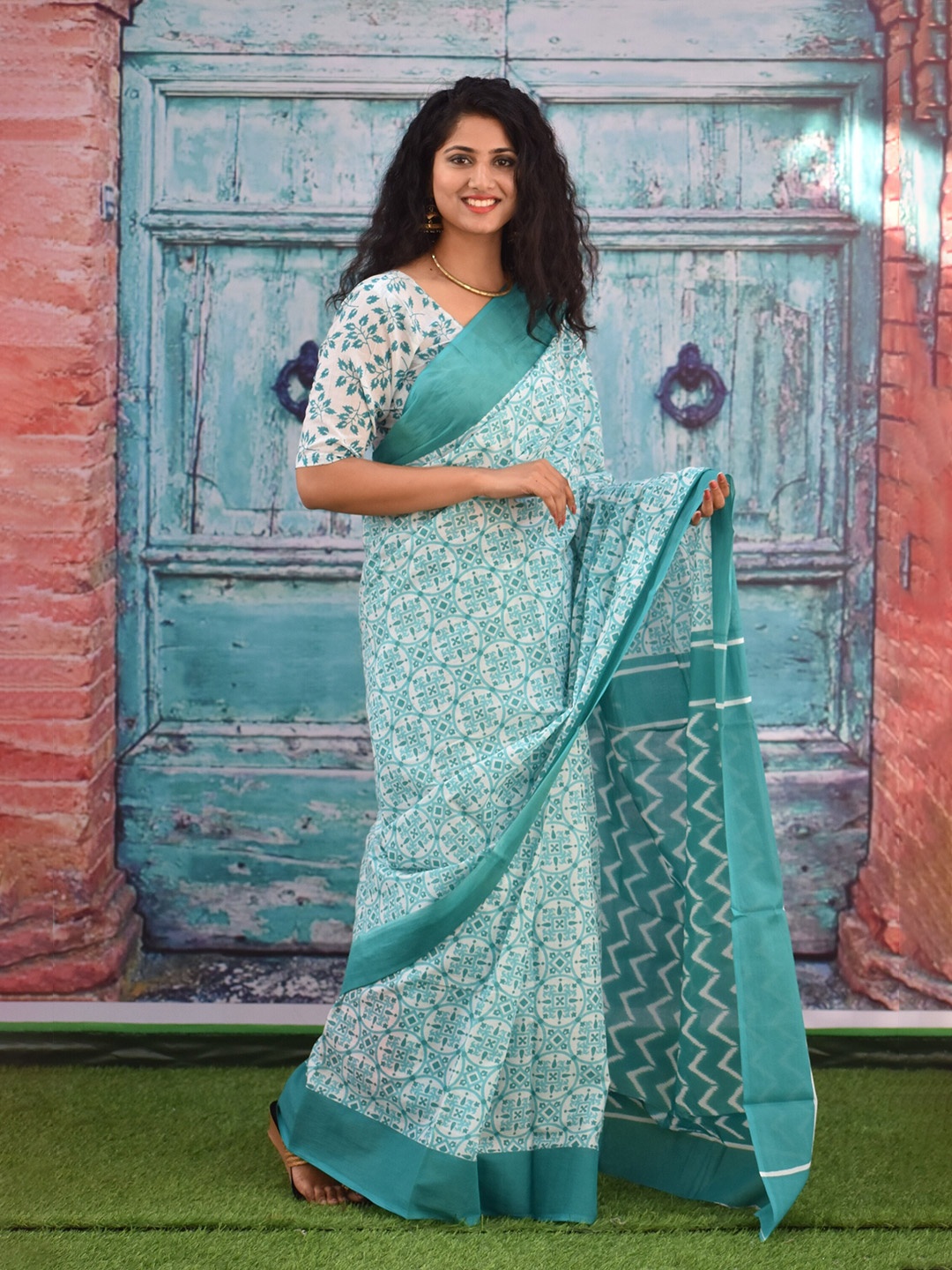 

JALTHER Ethnic Motifs Printed Pure Cotton Block Print Saree, Blue