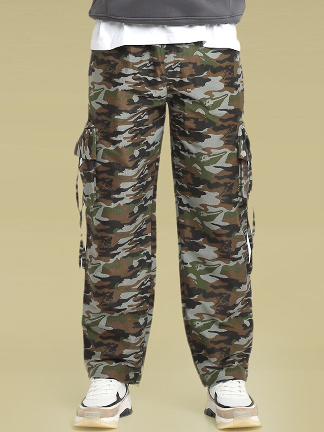 

EVERDION Men Camouflage Printed Relaxed Straight Leg Easy Wash Cargos, Khaki