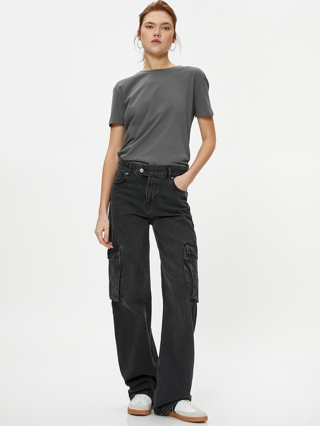 

Koton Women Solid Drop-Shoulder Sleeves Pure Cotton T-shirt, Charcoal