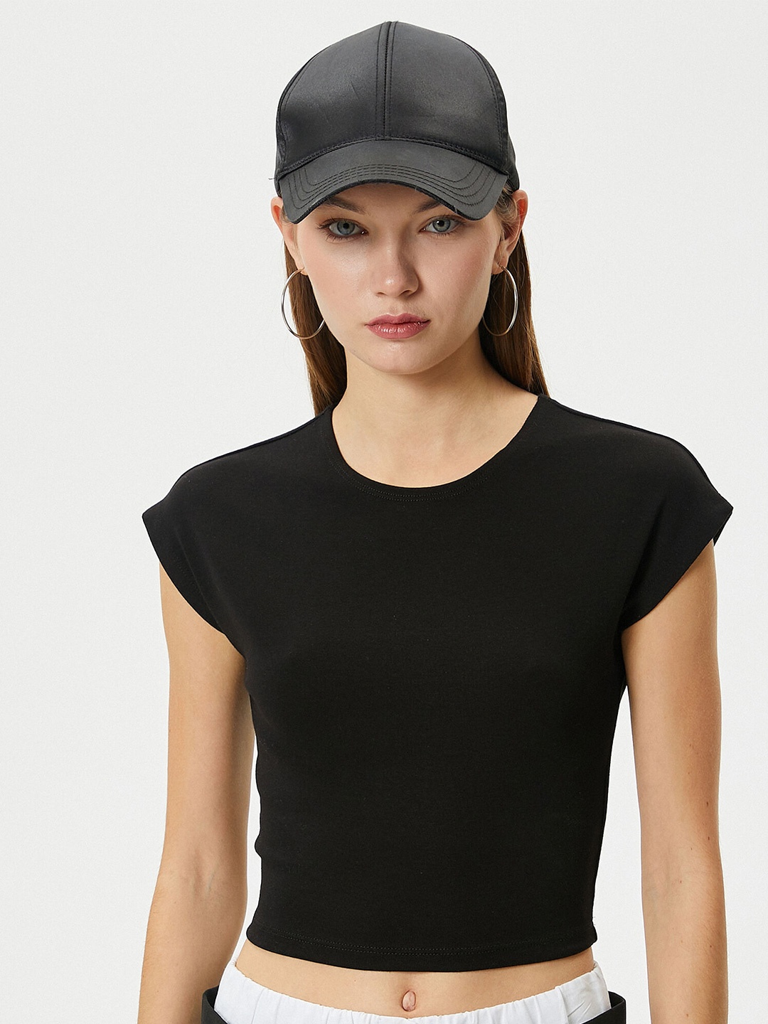 

Koton Round Neck Short Sleeves T-shirt, Black