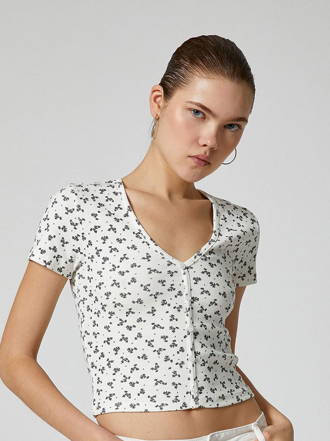 

Koton Floral Printed V-Neck Crop Top, Beige