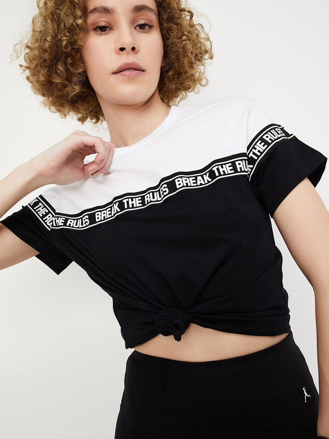 

max Colourblocked Extended Sleeves Pure Cotton T-shirt, Black