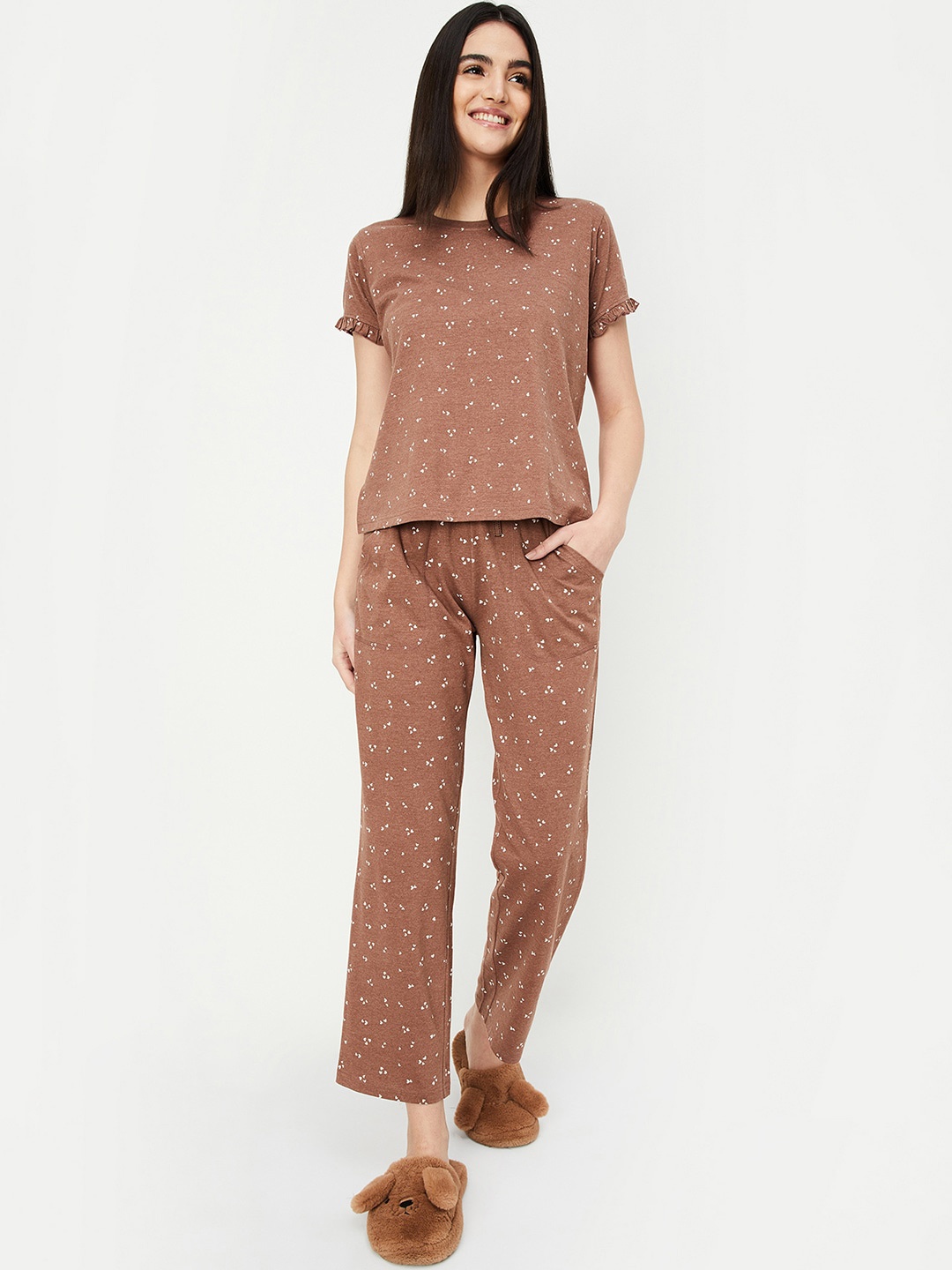 

max Conversational Printed Night suit, Brown