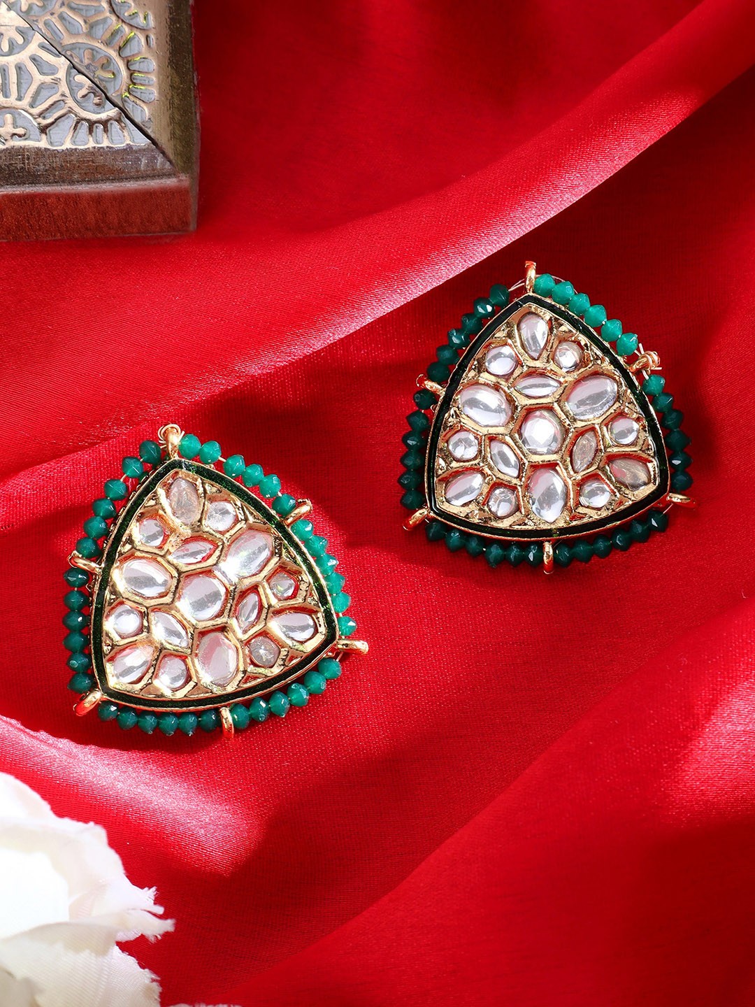 

AARSHVI Gold-Plated Kundan-Studded Contemporary Studs Earrings