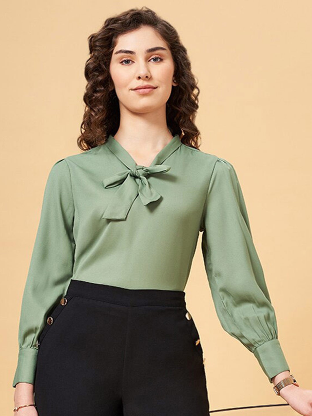 

YU by Pantaloons Tie-Up Neck Top, Olive