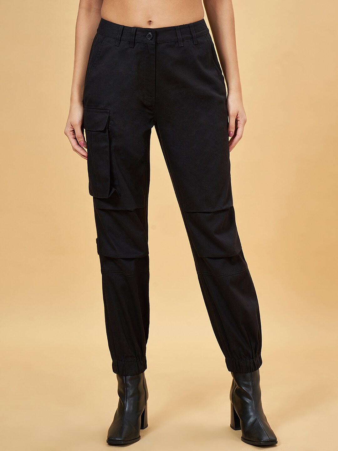

SF JEANS by Pantaloons Women Mid-Rise Easy Wash Pure Cotton Joggers, Black
